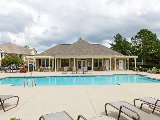 Building Photo - Beautiful 3 Bed 2 Bath Condo with Community Amenities