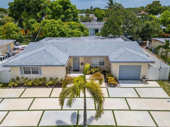Building Photo - 4930 NW 17th St