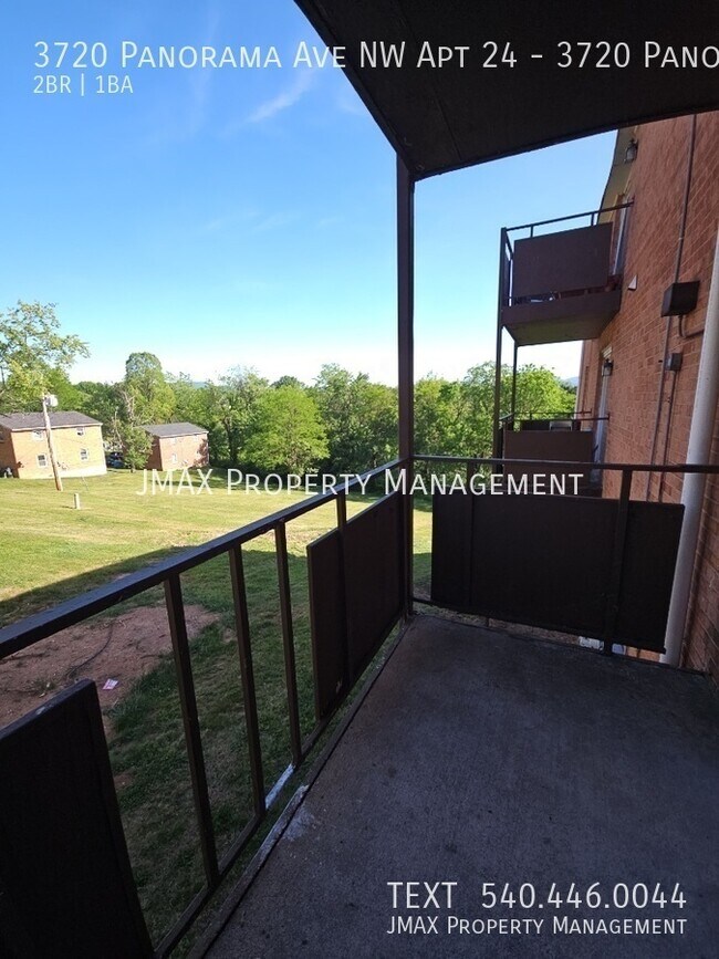 Building Photo - 3720 Panorama Ave NW