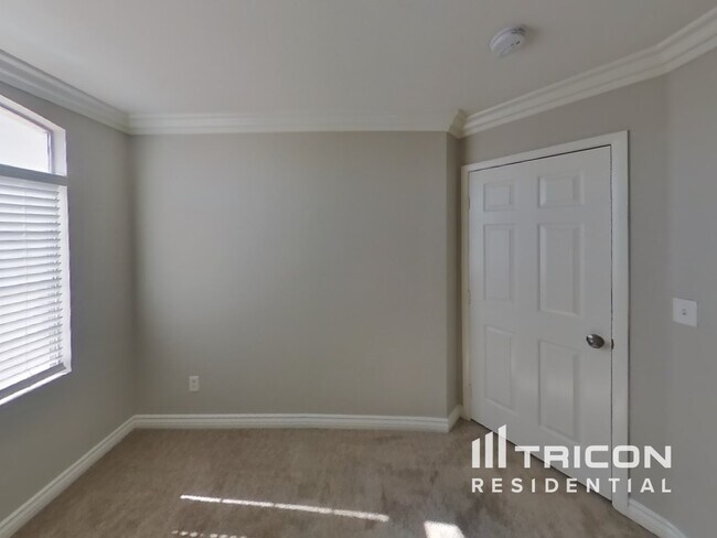 Building Photo - 4548 Little Wren Ln
