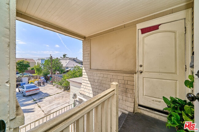 Building Photo - 1347 Valencia St