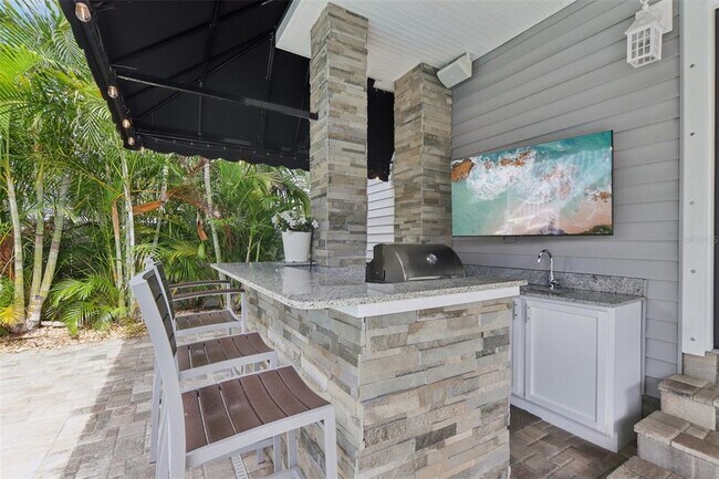 Building Photo - 157 9th Ave N