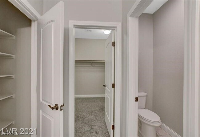 Building Photo - 1062 N Water St