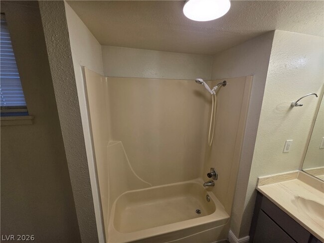 Building Photo - 4941 Newport Cove Dr