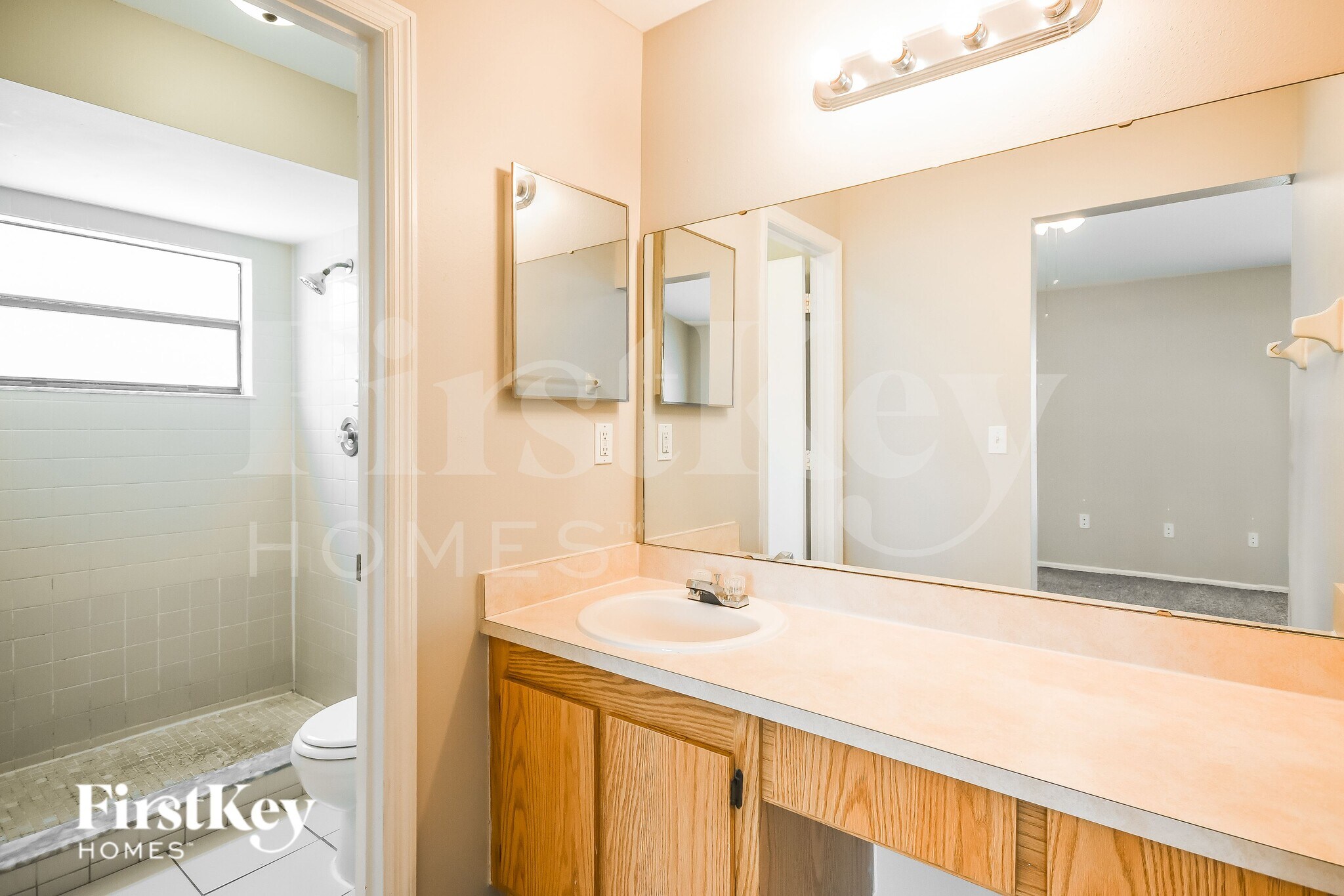 Building Photo - 307 Medina Ct