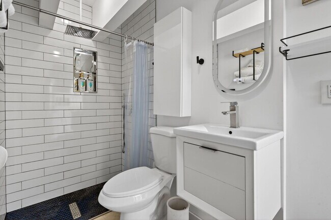 Building Photo - 4540 SW 28th Terrace