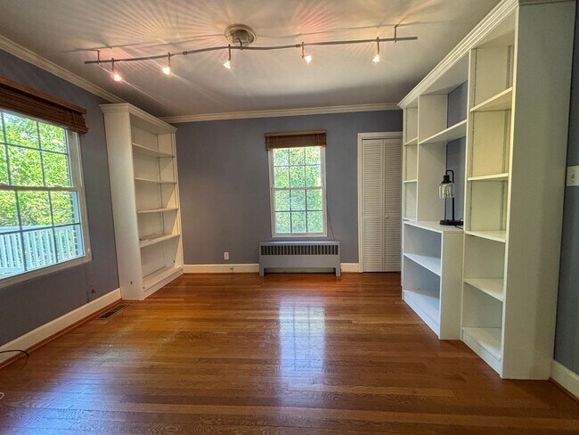 Building Photo - 3479 Overbrook Dr
