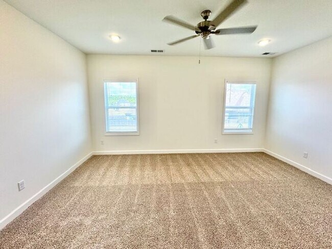 Building Photo - OPEN HOUSE! Now Leasing 4br/2.5 bath- Oakland- New Construction