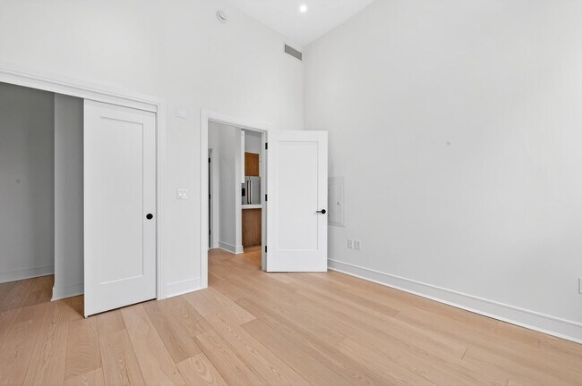 Building Photo - 38 Jackson St