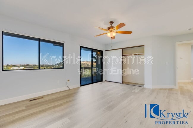 Building Photo - 20 Knoll Dr