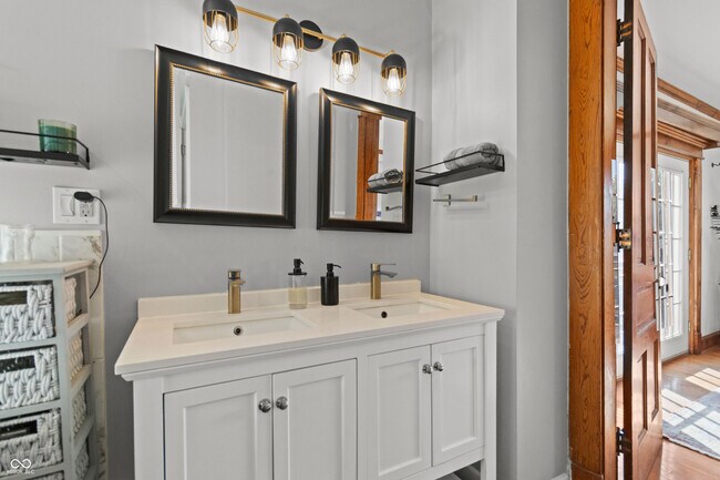 Building Photo - 1401 Marlowe Ave