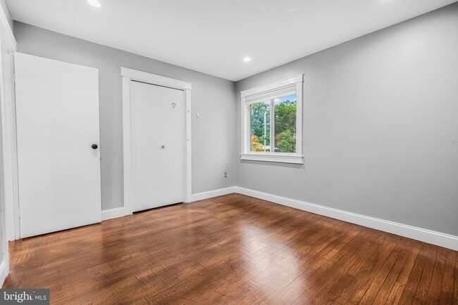 Building Photo - 14402 Woodcrest Dr