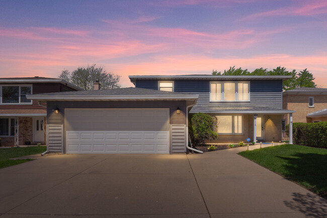 Building Photo - 1004 E Callero Cir