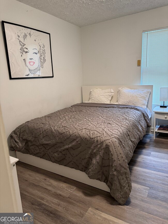 Building Photo - 1014 Curran St NW