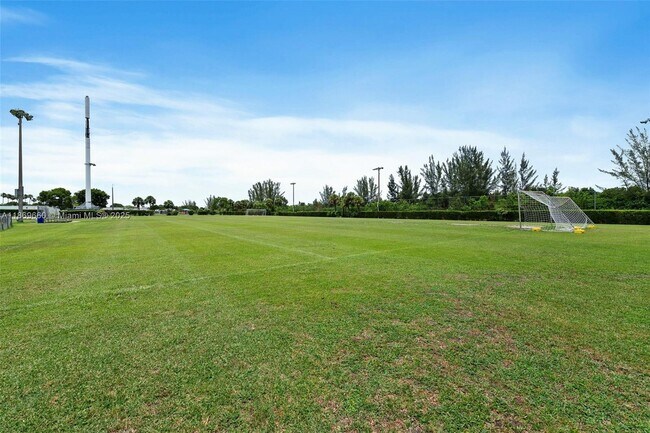 Building Photo - 15376 14th Manor