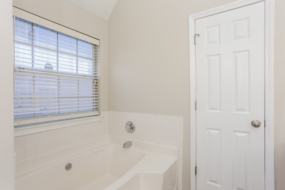 Building Photo - 6016 Birdseye Tr