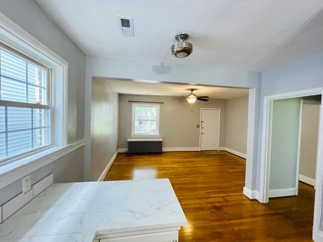 Building Photo - 3014 Grayland Ave