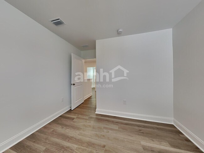 Building Photo - 313 Calla Lily Ct