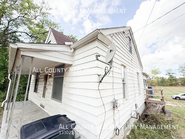 Building Photo - 955 Morse St