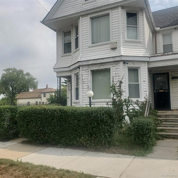 Building Photo - 1260 Fischer St