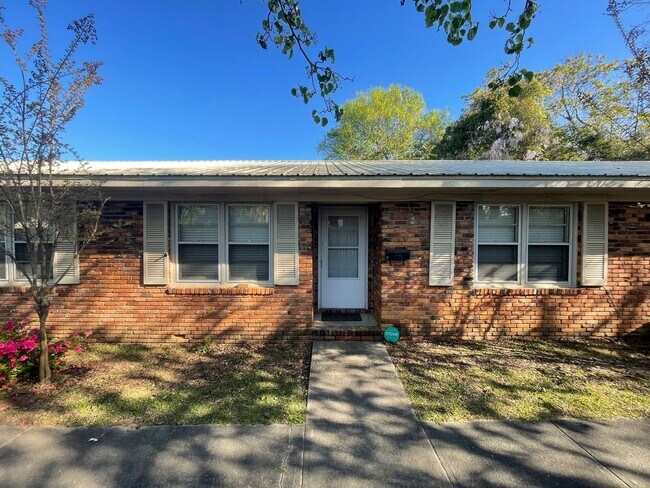 Primary Photo - 145 Pierce Ave