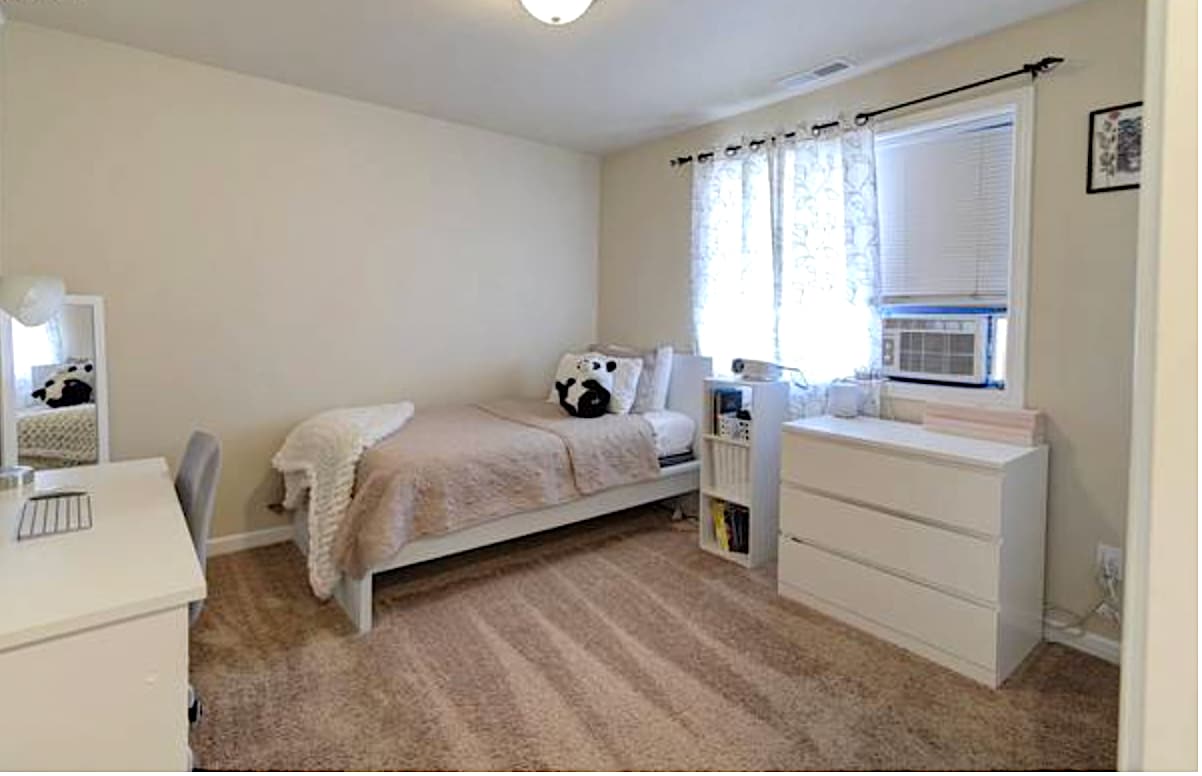 3rd bedroom - 9270 SE Caruthers St