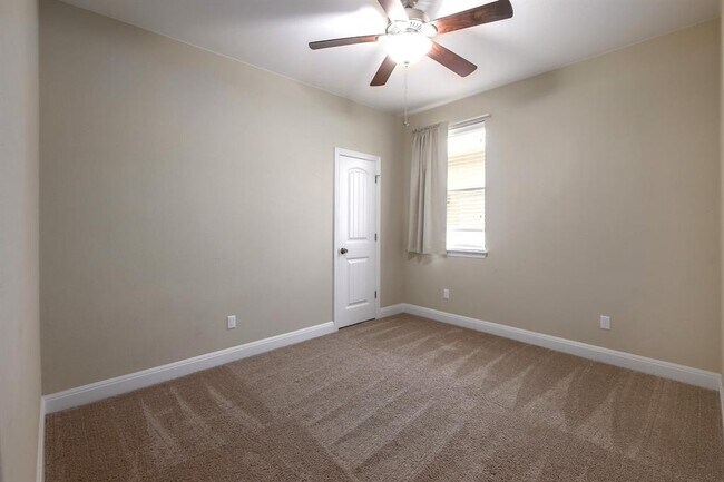 Building Photo - 17916 Crimson Apple Way