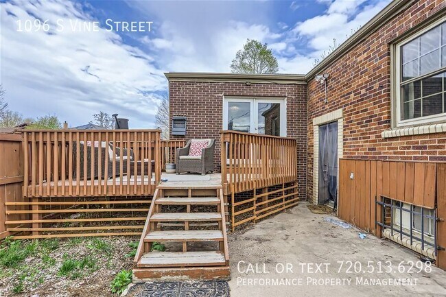 Building Photo - 1096 S Vine St