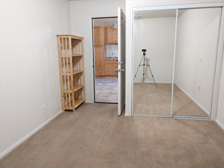 Bedroom 1 - 1806 S Roberts Rd