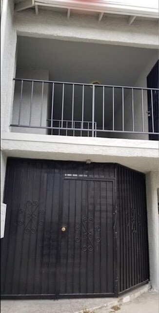 Building Photo - 2728 Exposition Pl