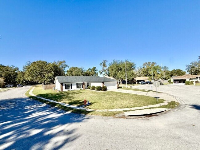 Building Photo - 2610 Sundance Ct