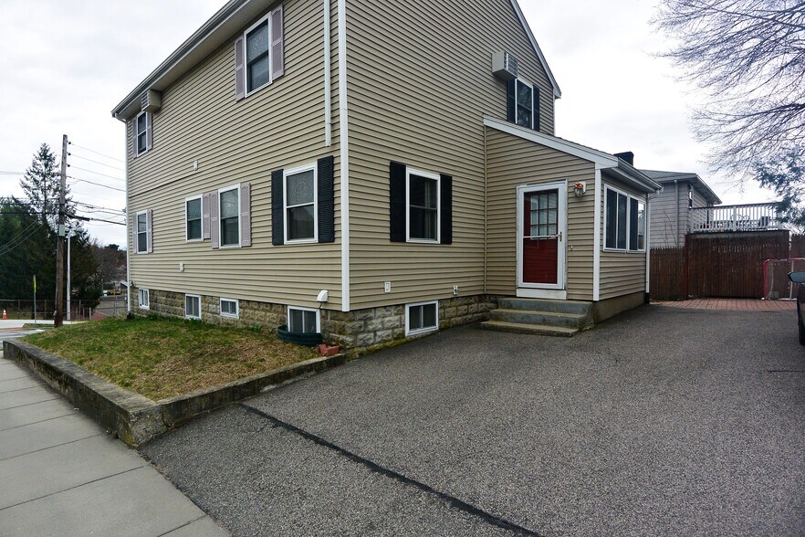 Building Photo - 56 Westminster Ave