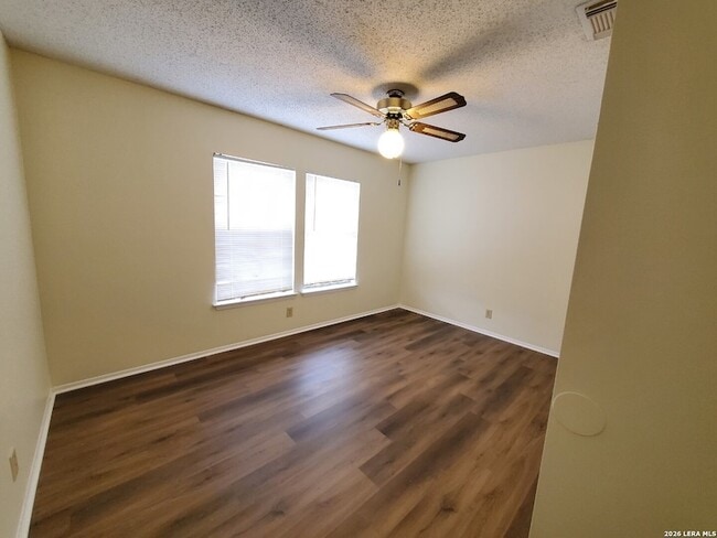 Building Photo - 8219 Sunshine Trail Dr