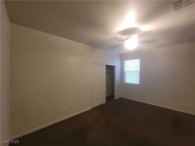 Building Photo - 2409 W Gilmore Ave