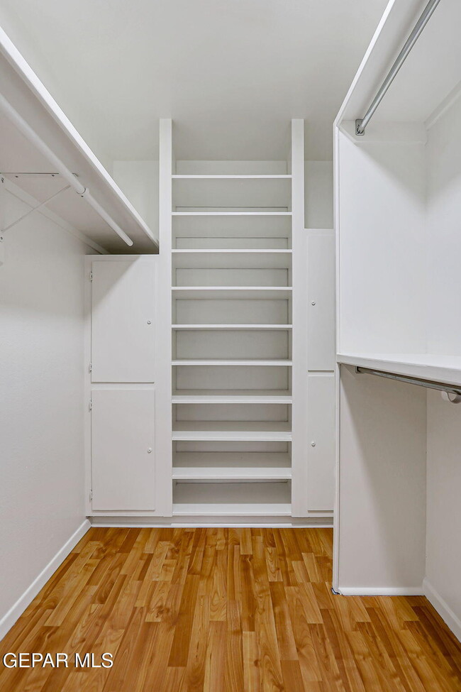 Building Photo - 252 Shadow Mountain Dr