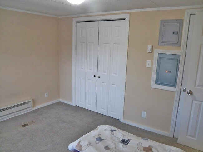 Building Photo - 2337 2nd New Hampshire Turnpike N