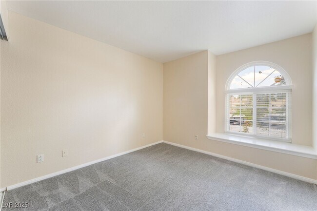 Building Photo - 3145 E Flamingo Rd