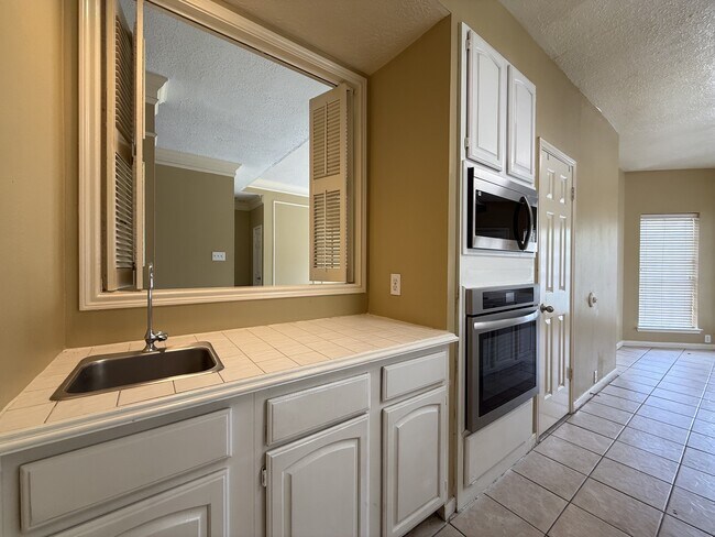 Building Photo - 3411 Ashfield Dr