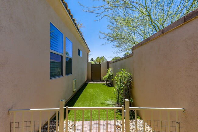 Building Photo - Beautiful Red Rock Country Club  3 Bed Sin...