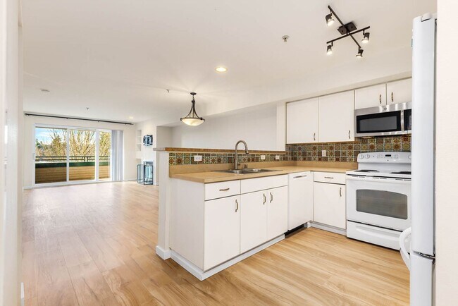 Building Photo - 8750 Greenwood Ave N