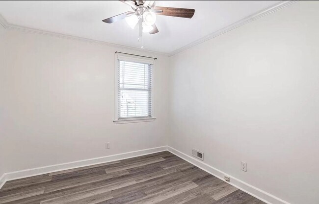Building Photo - Located in the heart of Downtown Columbia with close proximity to the Broad River