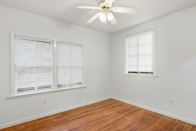 Building Photo - 519 W 6th Ave