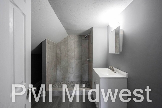 Building Photo - 24 N Euclid Ave