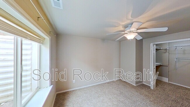 Building Photo - 4642 Crow Creek Dr