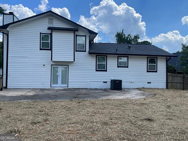 Building Photo - 235 Deerfield Dr