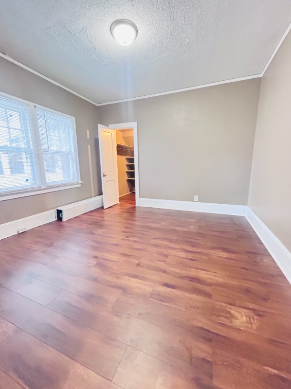 Building Photo - 1917 N Newton Ave