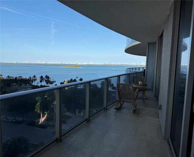 Building Photo - 488 NE 18th St