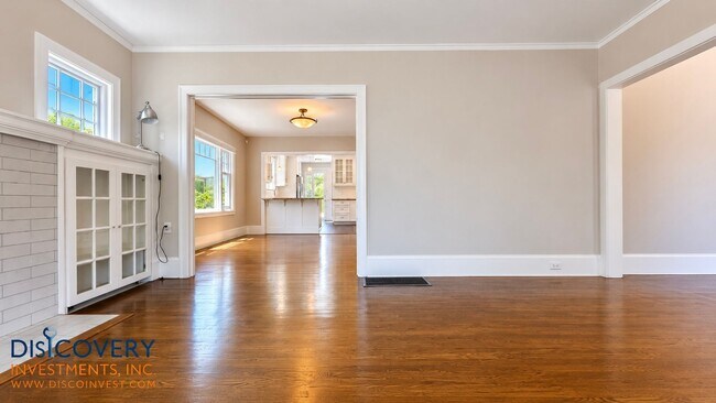 Building Photo - Stylish and Sophisticated Bungalow off Piedmont Avenue