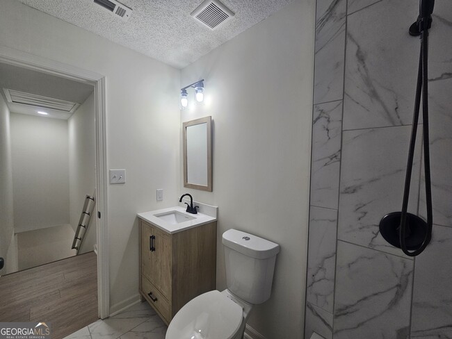 Building Photo - 150 Park Timbers Dr