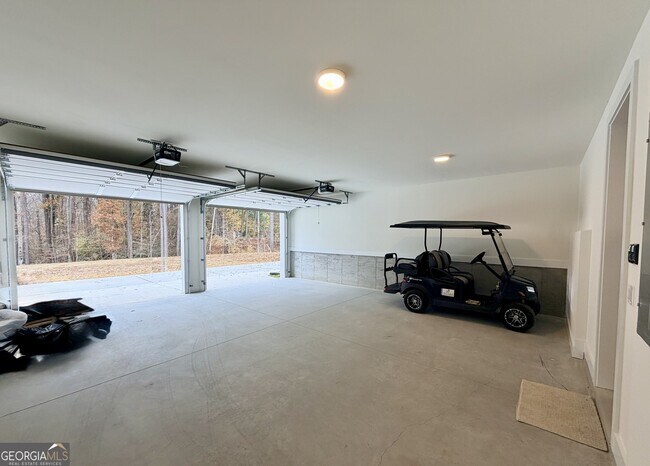 Building Photo - 930 Laurel Brooke Ave